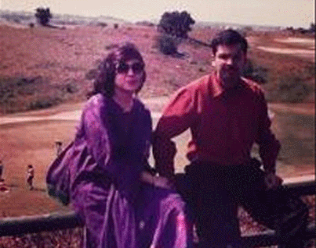 ১৯৮৯-এ শিলংয়ের এক ব্যবসায়ীকে বিয়ে করেন অলকা। কর্মসূত্রে বছরের বেশির ভাগ দিন অলকাকে মুম্বইয়েই থাকতে হয়। আর ব্যবসার প্রয়োজনে তাঁর স্বামী নীরজ কুমার রয়ে গিয়েছেন শিলংয়ে।