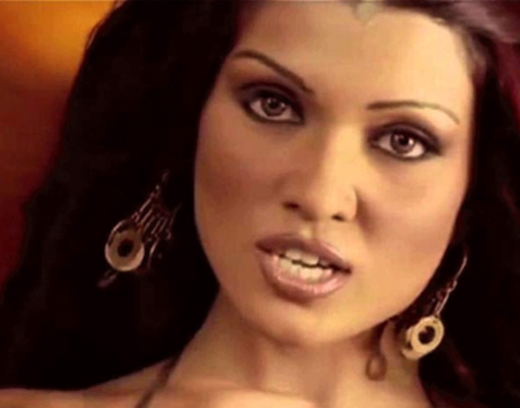 সম্প্রতি কোয়েনাকে বিগ বস ১৩এ দেখা গিয়েছিল। প্রতিযোগী ছিলেন তিনি। তবে বিগ বস হাউসে বেশি দিন টিকতে পারেননি। দ্বিতীয় সপ্তাহেই তাঁকে এলিমিনেট হয়ে যেতে হয়।