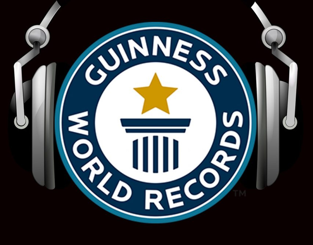 হেলায় বিশ্বজয়ের পরে গণিতকন্যার কীর্তি জায়গা পেল গিনেস বুক অব ওয়র্ল্ড রেকর্ডসে। তাঁর নতুন নাম হল ‘হিউম্যান কম্পিউটার’।  (ছবি: সোশ্যাল মিডিয়া)