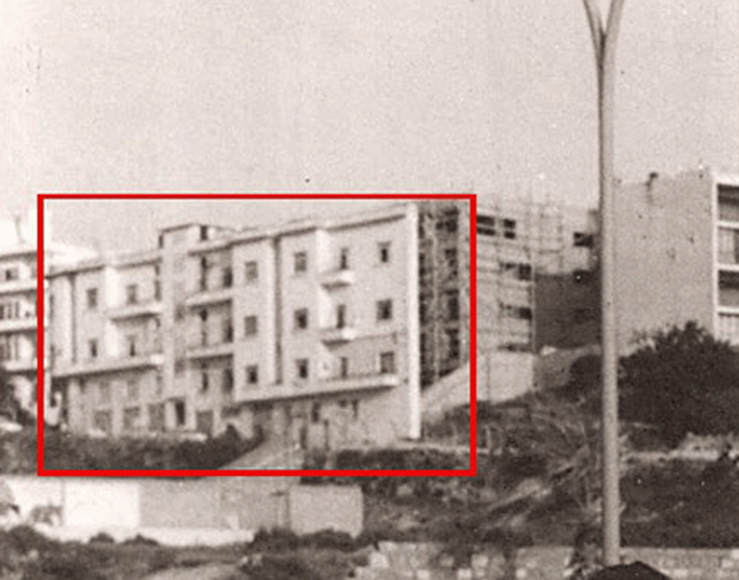 দেওয়াল আকৃতির এই বাড়িটার প্রতিটি ফ্লোরে দুটো করে ঘর রয়েছে। একাট সময় এই বাড়ি যৌনকর্মীরা ব্যবহার করতেন। তারপর শরণার্থী শিবির হিসাবে কাজে লাগানো হত বাড়িটা।