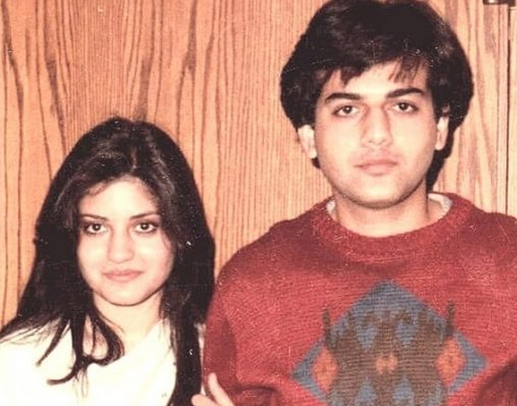 ১৯৯১ সালে প্রকাশিত হয় নাজিয়ার পঞ্চম তথা শেষ মিউজিক অ্যালবাম ‘ক্যামেরা ক্যামেরা’। প্রকাশের আগে জোহেব জানিয়ে দিয়েছিলেন, এটাই তাঁদের শেষ অ্যালবাম। আগের অ্যালবামগুলির মতো অতটা জনপ্রিয় হয়নি ‘ক্যামেরা ক্যামেরা’।  (ছবি: সোশ্যাল মিডিয়া)