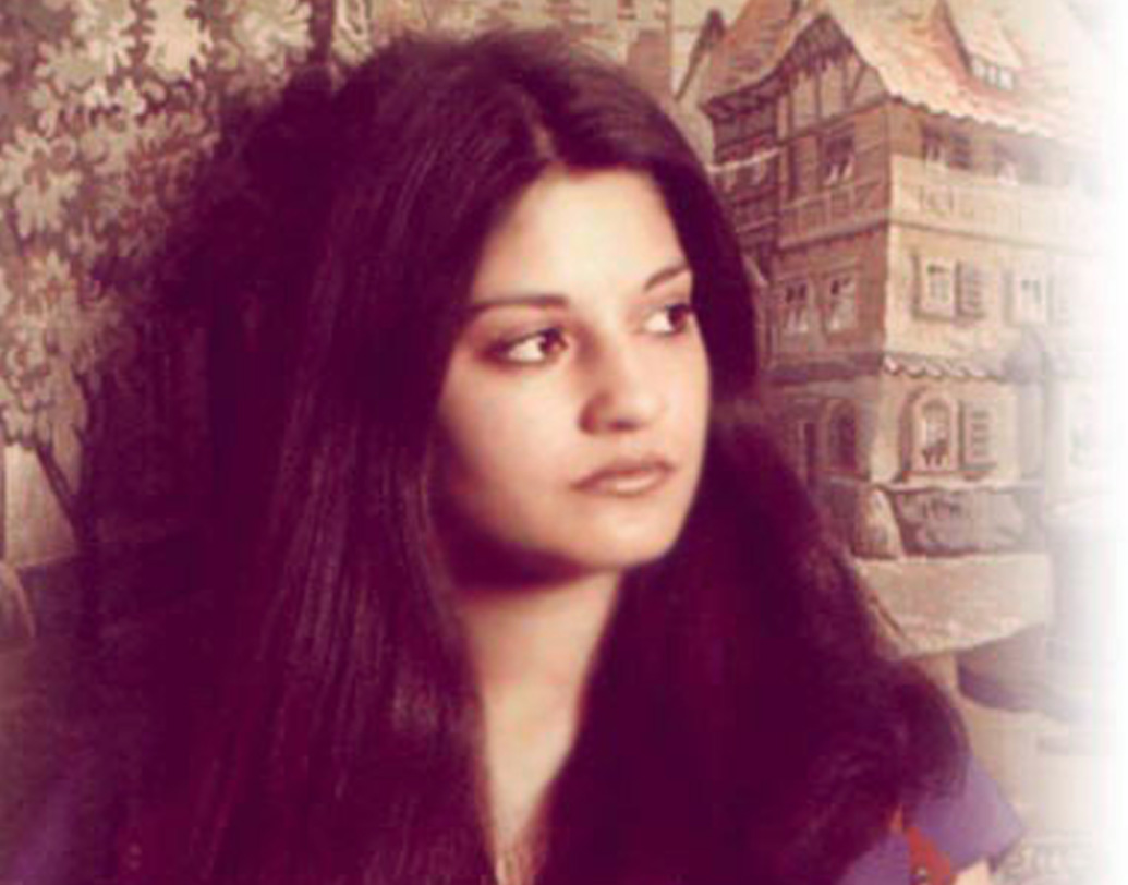 ব্যক্তিগত জীবনকে আরও বেশি সময় দেবেন বলে মঞ্চ থেকে চলে যাওয়ার সিদ্ধান্ত। কিন্তু একইসঙ্গে জীবনের পর্দা থেকেও তাঁর বিদায়ের পর্ব ঘনিয়ে এসেছিল।  (ছবি: সোশ্যাল মিডিয়া)