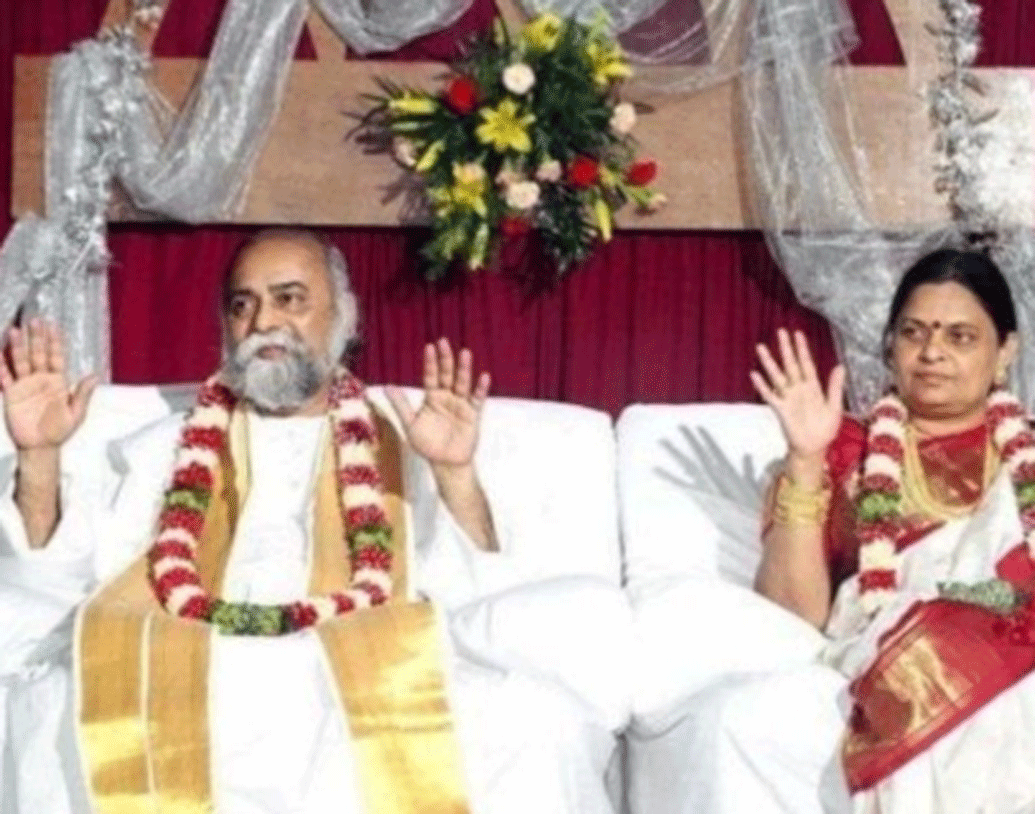 সবকিছু ঠিকঠাকই চলছিল। এলআইসি-র কাজ পেয়ে সস্ত্রীক কোয়ম্বত্তুরে চলে আসেন তিনি। বিজয়ের জীবনের টার্নিং পয়েন্ট ১৯৮২ সাল।