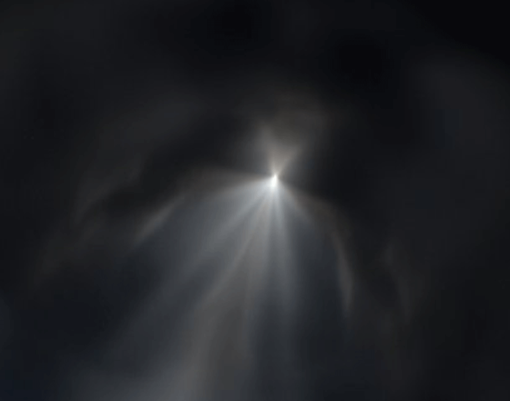 এই রহস্যের শুরু ১৭৯৫ সালে। ইতিহাসবিদদের একাংশের মতে, ড্যানিয়েল ম্যাকগিনিস নামে এক যুবক এই দ্বীপে আলো জ্বলতে দেখেছিলেন। সেই আলোর উত্স খুঁজতে খুঁজতে পর দিন দ্বীপের একটা অংশে পৌঁছে দেখেন, সেখানে রয়েছে ১৩ ফুট পরিধির এক বিশাল গর্ত। গর্তের আশেপাশের ওক গাছগুলোকে কেটে ফেলা হয়েছে।