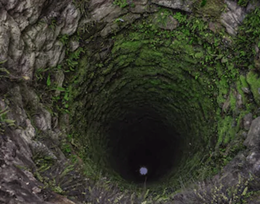 ফের খোঁড়া শুরু হয়। যত নীচে নামা হচ্ছিল, গর্তটা ক্রমশ সঙ্কীর্ণ হয়ে যাচ্ছিল। ৭ ফুট নীচে তাঁরা প্রথম আশার আলো দেখতে পান। গর্তের দেওয়ালে মানুষের কুড়ুলের ছাপ দেখতে পান ম্যাকগিনিসরা। তাঁরা যে ঠিক পথেই এগোচ্ছেন, তা বুঝতে পারেন। গুপ্তধন উদ্ধারে আরও দৃঢ় হয়ে যান।