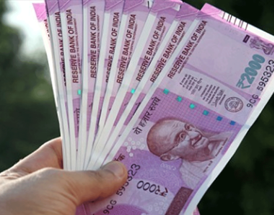 কত টাকা ফেরত পাবেন গ্রাহক? এটা জেনে রাখা ভাল, ব্যাঙ্কে আপনি যত টাকাই সঞ্চয় করুন না কেন, সর্বাধিক এক লাখ টাকাই আপনি ইনস্যুরেন্স মানি পাবেন। বাকি টাকা ফেরতের কোনও ব্যবস্থা নেই।