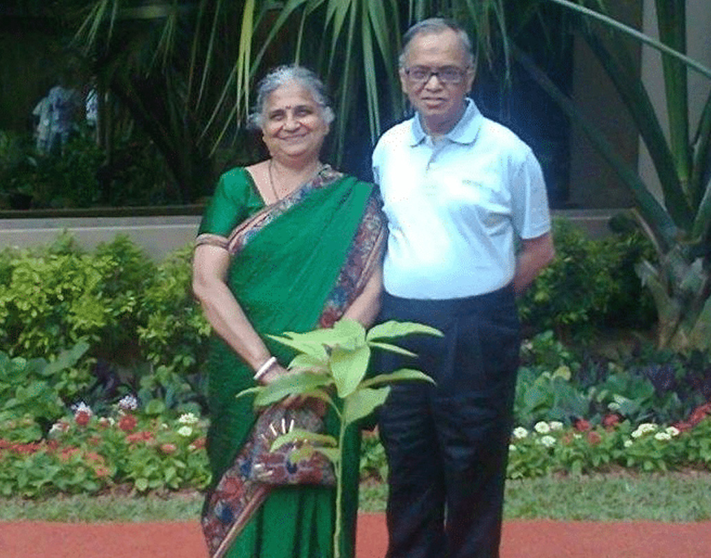 বিয়ের পরে মূর্তি দম্পতির স্বচ্ছল সংসার তৎকালীন বম্বে শহরে এগোচ্ছিল মসৃণ পথেই। এরমধ্যেই ১৯৮১ সালে নারায়ণ মূর্তি জানালেন, তিনি আর চাকরি করবেন না। শুরু করবেন ব্যবসা। দু’জনের পারিবারিক দিক দিয়ে ব্যবসার কোনও ইতিহাস ছিল না। স্বামীর সিদ্ধান্ত প্রাথমিক ভাবে তীব্র আপত্তি ছিল সুধার।