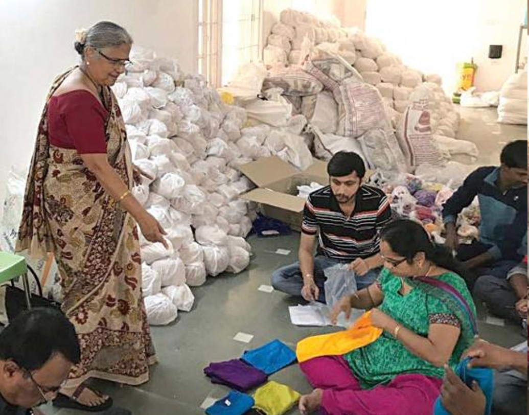 পরে সেই আপত্তি দূরে সরিয়ে রেখে সুধা-ই হয়ে ওঠেন নারায়ণের উদ্যোগ ‘ইনফোসিস’-এর অন্যতম কাণ্ডারি। একদিকে, সুধা তখন ছোট্ট দুই সন্তানের মা। অন্যদিকে তিনি-ই ইনফোসিসের প্রোগ্রামার-স্বামীর সেক্রেটারি-অফিসের রাঁধুনি ও কেরানি। তার আগেই স্বামীর হাতে তুলে দিয়েছিলেন সঞ্চিত অর্থও। ইনফোসিস-এর জন্য তিনি অন্য সংস্থায় চাকরিও করতেন।