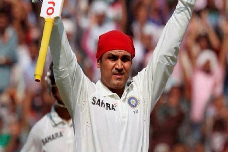 ২০০৪ সালে মূলতানে পাকিস্তানের বিরুদ্ধে টেস্টে প্রথম বার দুশোর গণ্ডি পার করেছিলেন সহবাগ। সেই ইনিংস শেষ পর্যন্ত ৩০৯ রানে থামে। ২০০৫ সালে বেঙ্গালুরুতে পাকিস্তানের বিরুদ্ধে টেস্টে ২০১ করেন তিনি। একদিনের ক্রিকেটে বীরুর একমাত্র ডাবল সেঞ্চুরি আসে ২০১১ সালে ইনদওরে, ওয়েস্ট ইন্ডিজের বিরুদ্ধে।