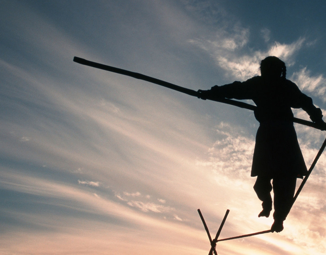 জনশ্রুতি, সেই নটিনীর অভিশাপ থেকে এখনও মুক্তি পায়নি মেবারের রাজবংশ। প্রধানত দত্তকপুত্রের উপর ভরসা করেই চলছে বংশ। জওয়ান সিংহের পর সাত বারের মধ্যে মোট ছ’বারই উত্তরসূরির জন্য দত্তক নিতে হয়েছে অপুত্রক রানাদের।  (ছবি: সোশ্যাল মিডিয়া)