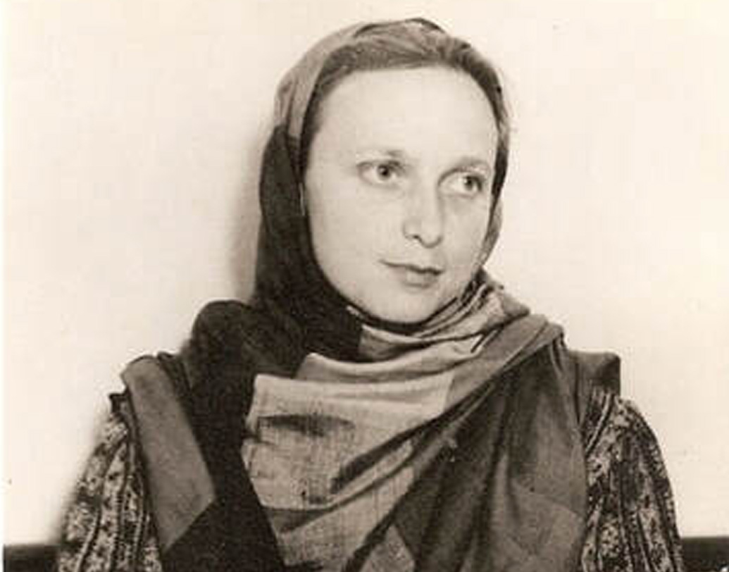 সন্তানশোক ভুলতে ফ্রিডা আরও বেশি করে নিজেকে ডুবিয়ে দিলেন দেশের কাজে। কৃষকদের সমস্যা, মেয়েদের যন্ত্রণা তাঁকে বিশেষ ভাবে বিচলিত করত। লাহৌর-বাসের শেষ দিকে জন্ম হল তৃতীয় পুত্রসন্তানের, নাম রাখা হল ‘কবীর’। (ছবি: ফ্রিডা বেদী ডট কম)