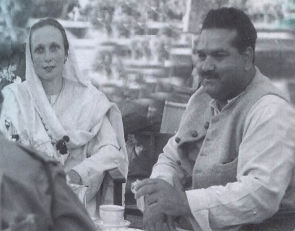 কাশ্মীর-বাসের পর্বও দীর্ঘস্থায়ী হল না। তিন সন্তানকে নিয়ে পেয়ারেলাল-ফ্রিডা চলে এলেন দিল্লি। কেন্দ্রীয় সরকারের সমাজকল্যাণ দফতরে কাজ নিলেন ফ্রিডা। থাকতেন সরকারি আবাসনে। (ছবি: সোশ্যাল মিডিয়া)