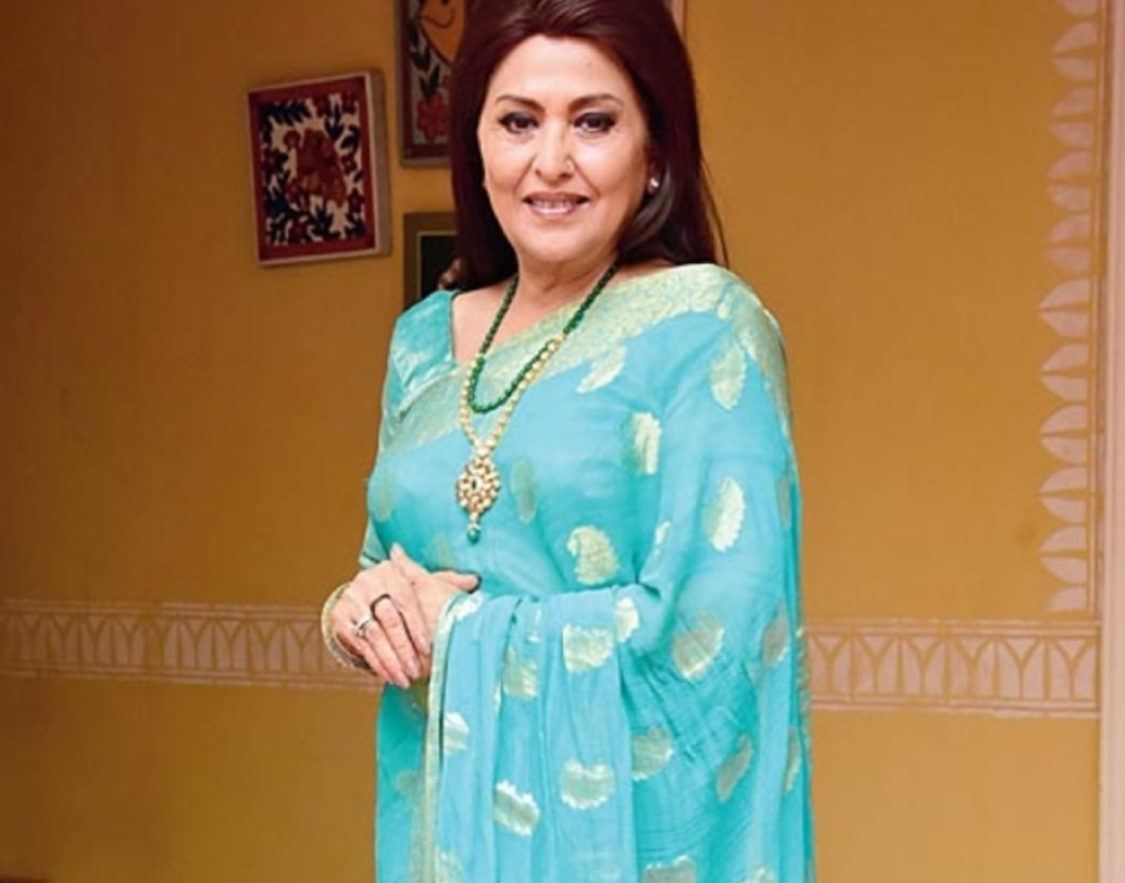 ১৯৬৬ সালে বাসু ভট্টাচার্যের পরিচালনায় অঞ্জু প্রথম অভিনয় করেন ‘উসকি কহানি’ ছবিতে। তাঁর এবং অভিনেতা বাসু ভট্টাচার্য, দু’জনেরই প্রথম ছবি ছিল ‘উসকি কহানি’।   (ছবি : সোশ্যাল মিডিয়া)