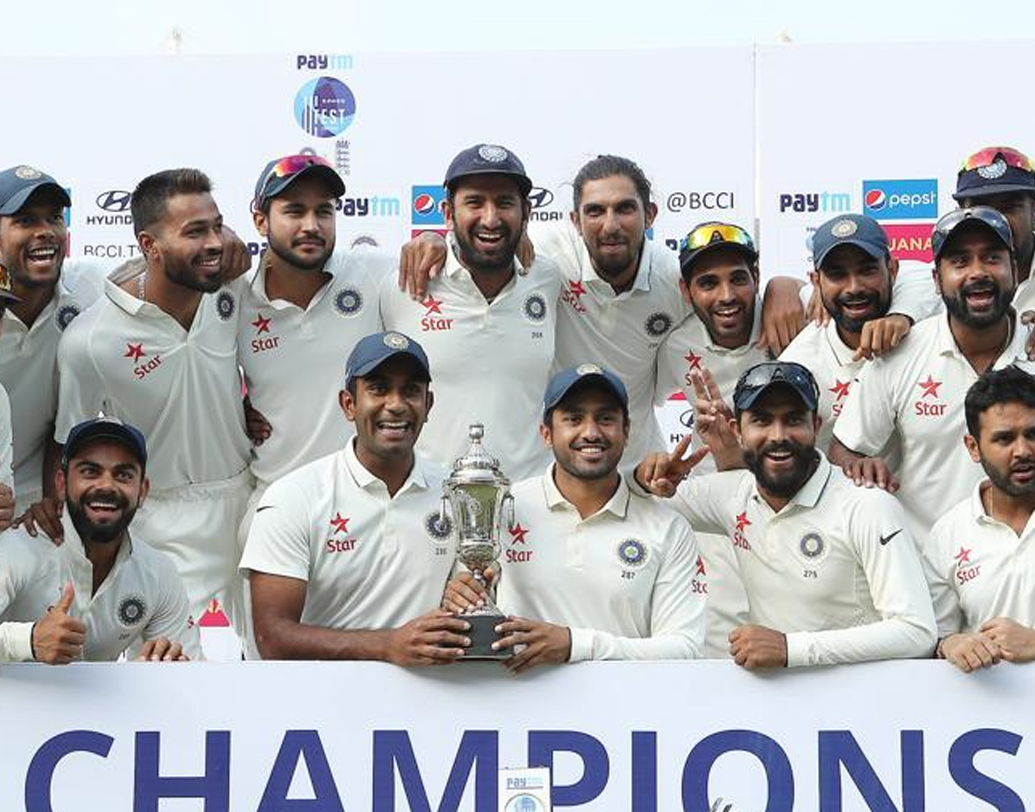 ২০১৭ সালে বাংলাদেশের বিরুদ্ধে সিরিজের একমাত্র টেস্টে হায়দরাবাদে ২০৮ রানে জেতে ভারত। ২০৪ রান করার সুবাদে ম্যাচের সেরা হন ভারত অধিনায়ক বিরাট কোহালি। চতুর্থ ইনিংসে জেতার জন্য ৪৫৯ করতে হত বাংলাদেশকে। সফরকারী দল তোলে ২৫০।