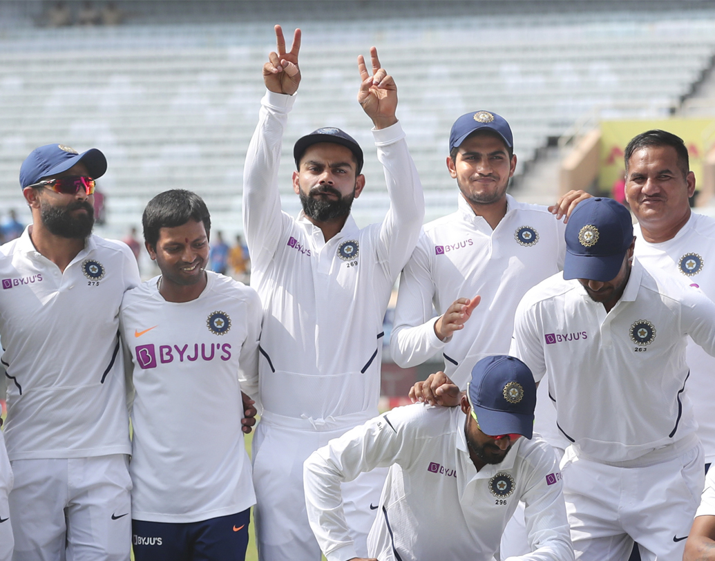 বিরাট কোহালির নেতৃত্বে এই নিয়ে তিন বার বিপক্ষকে টেস্ট সিরিজে হোয়াইটওয়াশ করল ভারত। প্রথম বার ঘটেছিল ২০১৬ সালে নিউজিল্যান্ডের বিরুদ্ধে ঘরের মাঠে। তারপর ২০১৭ সালে শ্রীলঙ্কায়। আর এ বার ঘরের মাঠে প্রোটিয়াদের বিরুদ্ধে। সার্বিক ভাবে এটা ভারতের ষষ্ঠ হোয়াইটওয়াশ।