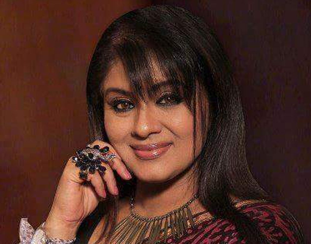 পড়াশোনা আর নাচ চলছিল সমান তালে। দশম শ্রেণির বোর্ডের পরীক্ষায় সুধা পেলেন ৮০ শতাংশ নম্বর। পরে তিনি অর্থনীতিতে স্নাতকোত্তর করেন। (ছবি : সোশ্যাল মিডিয়া)