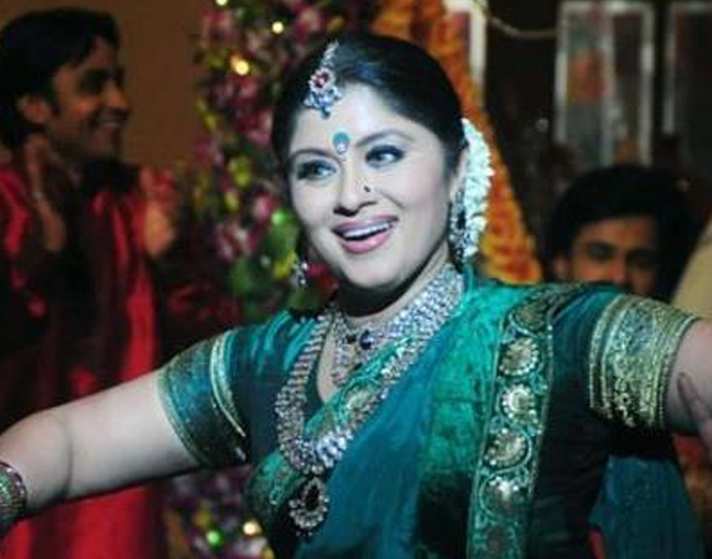 সাফল্যের এই সিঁড়িতে পা রাখার আগেই সুধার জীবনে আসে দুঃস্বপ্ন। তাঁর ষোলোতম জন্মদিনের আগে এক ভয়ঙ্কর দুর্ঘটনায় ছিন্নভিন্ন হয়ে যায় সুধার স্বপ্ন। তিরুচিরাপল্লীতে বাস দুর্ঘটনায় গুরুতর আহত হন সুধা। (ছবি : সোশ্যাল মিডিয়া)