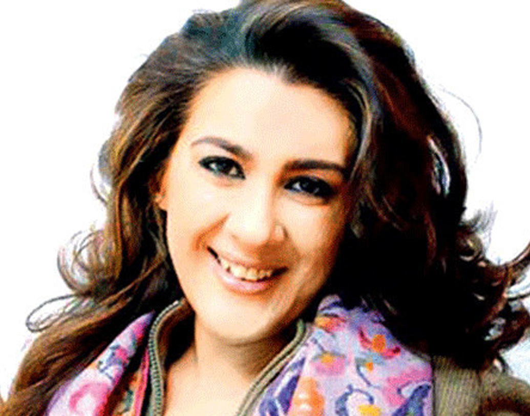 অন্যদিকে অমৃতা জানিয়েছিলেন, তিনি সেই মুহূর্তে ব্যস্ত কেরিয়ার নিয়ে। তবে কয়েক বছর পরে গৃহবধূ হয়ে যেতে তাঁর আপত্তি নেই। মনে করা হয়, এই কারণেই ভেঙে গিয়েছিল রবি শাস্ত্রী ও অমৃতার সম্পর্ক।