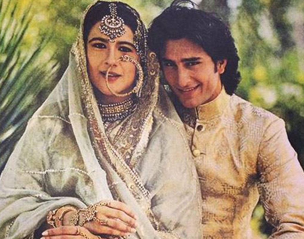 সইফকে বিয়ের পরে অভিনয় ছেড়ে দেন অমৃতা। ইন্ডাস্ট্রিকে কিছুটা অবাক করে দিয়েই তাঁদের সম্পর্ক ভেঙে যায় ২০০৪ সালে। ন’বছরের মেয়ে আর তিন বছরের ছেলেকে নিয়ে স্বামীর থেকে আলাদা যান অমৃতা।