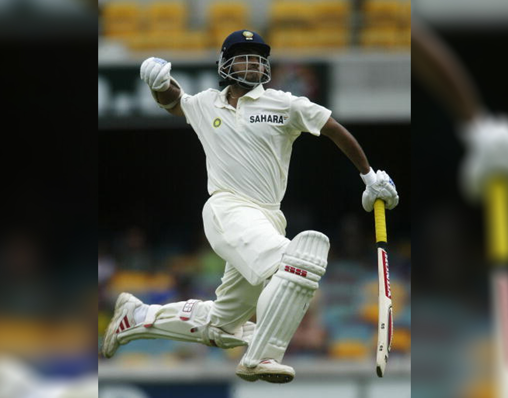 অস্ট্রেলিয়ায় সৌরভের ব্যাটিং রেকর্ড তেমন উজ্জ্বল ছিল না। ২০০৩ সালে অজি সফরের প্রথম টেস্টে ১৪৪ রানের ইনিংস সেই কারণেই গুরুত্বপূর্ণ। ব্রিসবেনের গাব্বায় সেই ইনিংস এসেছিল ৬২ রানে তিন উইকেট পড়ে যাওয়ার পর। ১৯৬ বলের ইনিংসে ১৮ বাউন্ডারি মেরেছিলেন সৌরভ।