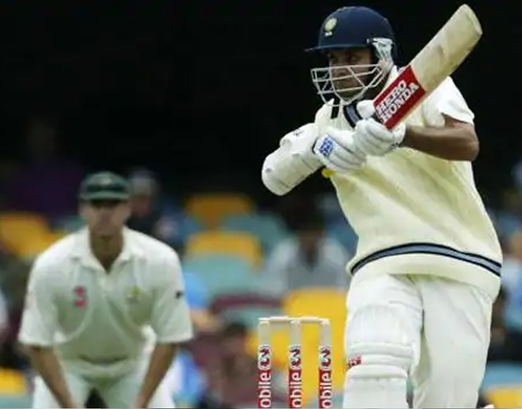 সৌরভের সেই ইনিংস উদ্দীপ্ত করেছিল পুরো দলকে। ক্রমাগত বাউন্সারে ‘চিন মিউজিক’ শোনানোর মনস্তাত্ত্বিক চাপ তৈরি করেছিল অস্ট্রেলিয়া। অধিনায়কোচিত ইনিংসে তা চুরমার করে দিয়েছিলেন সৌরভ। শুনিয়েছিলেন পাল্টা আগ্রাসনের সুর।