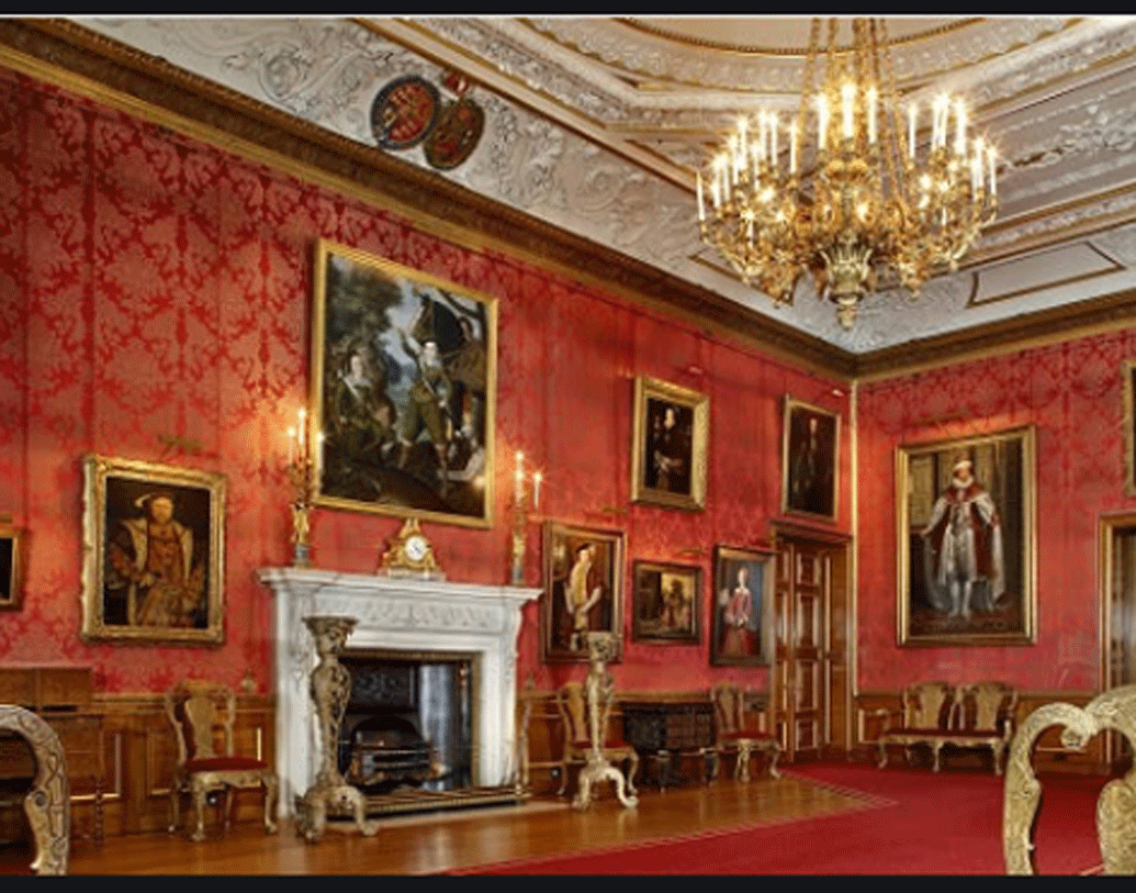 বিখ্যাত শিল্পীদের আঁকা (রুবেনস, ক্যানালেত্তো) দুর্লভ ছবি রয়েছে এই প্রাসাদে। রয়েছে প্রাচীন আমলের বিরল আসবাবপত্রও, যেমন দ্বিতীয় চার্লসের খাট। মধ্যযুগের সেন্ট জর্জ চ্যাপেল ও হল রয়েছে এখানেই।