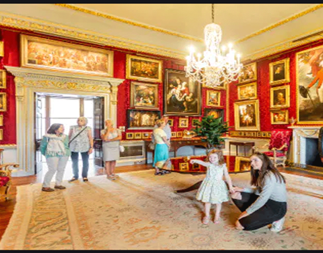 ১৯২২ সালে আয়ারল্যান্ড গঠনের পর ব্রিটিশ সরকাররকে হিলসবোরো প্রাসাদ বিক্রি করা হয়। এর ডাইনিং হলে ৩২ জন অতিথি এক সঙ্গে বসতে পারেন। ১৯৮৫ সালে অ্যাংলো-আইরিশ চুক্তিও হয় এই হিলসবোরো প্রাসাদে। এটি সাধারণের জন্য খুলে দেওয়া হয় এপ্রিল, মে, জুন সেপ্টেম্বরে।