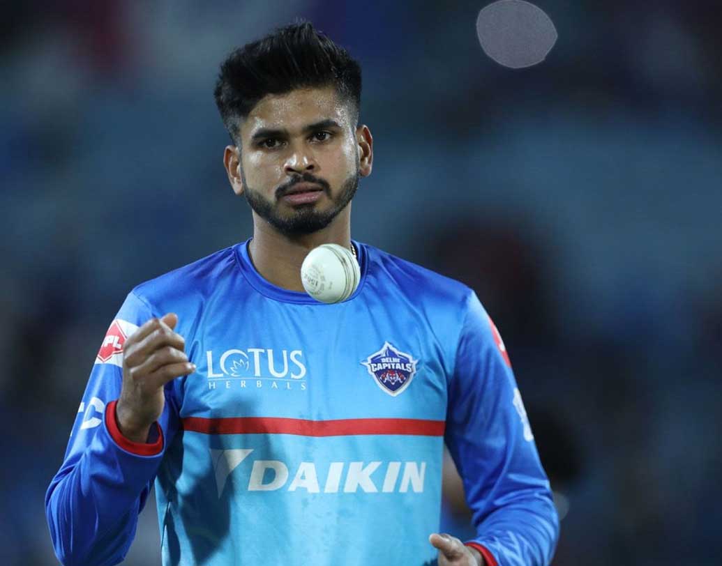 শ্রেয়াস আইয়ার- ক্যারিবিয়ান সফরে একদিনের সিরিজে বুঝিয়ে দিয়েছিলেন তিনি তৈরি। মণীশ পাণ্ডে সুযোগ পেয়েও ব্যর্থ হয়েছেন বার বার। তাই প্রোটিয়াদের বিরুদ্ধে সিরিজের শুরু থেকেই তাঁকে দেখে নেন বিরাট। দক্ষিণ আফ্রিকার বিরুদ্ধে দুটো টি টোয়েন্টি ম্যাচে অবশ্য আইয়ার নিজের নামের প্রতি সুবিচার করতে পারেননি। বাংলাদেশের বিরুদ্ধে অন্য মেজাজে আইয়ারকে দেখা যেতেই পারে।