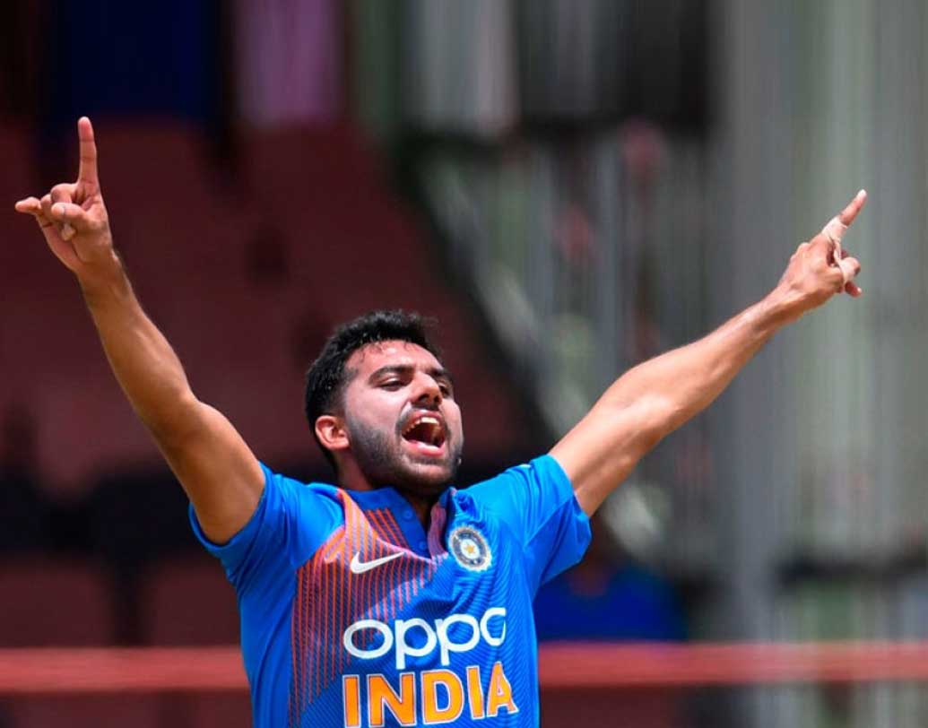 দীপক চাহার- ক্যারিবিয়ান সফরে শেষ টি ২০-তে সুযোগ পেয়েছিলেন। তিন ওভার বল করে চার রান দিয়ে তুলে নিয়েছিলেন তিন উইকেট। দক্ষিণ আফ্রিকার বিরুদ্ধে দু’টি ম্যাচ থেকে নিয়েছিলেন দুই উইকেট। বাংলাদেশের বিরুদ্ধে নজরে থাকবে তাঁর পারফরম্যান্স।