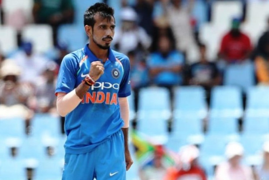 যুজবেন্দ্র চহাল— বিরাট কোহালির হাতের অন্যতম তাসকে দেখা যাবে বাংলাদেশের বিরুদ্ধে। বিশ্বকাপে চহাল নিয়েছিলেন ১২টি উইকেট। ওয়েস্ট ইন্ডিজ ও দক্ষিণ আফ্রিকার বিরুদ্ধে দলে জায়গা পাননি চহাল। বাংলাদেশের বিরুদ্ধে ফেরানো হয়েছে তাঁকে। বাংলাদেশের ব্যাটসম্যানরা চহালকে কীভাবে সামলান সেটাই দেখার।