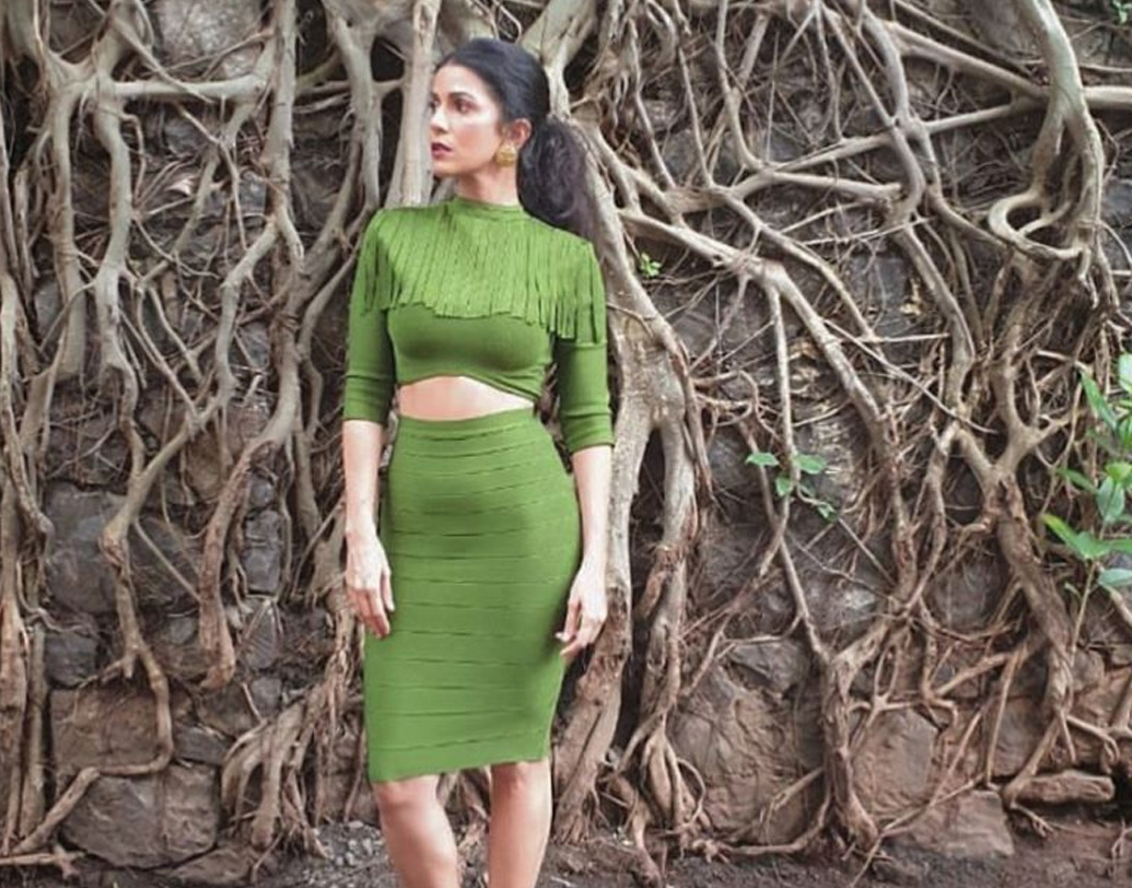 কেরিয়ারের প্রথমেই নিমরত চলে যান মুম্বই। প্রথমে মডেলিং, তারপর থিয়েটারে অভিনয়। এরপর সুযোগ পান মিউজিক অ্যালবামে। কুমার শানুর ‘তেরা মেরা প্যায়ার’ এবং শ্রেয়া ঘোষালের ‘ইয়ে ক্যায়া হুয়া’ গানের চিত্রায়ণে তাঁকে দেখা যায়। নজর কাড়েন চকোলেটের বিজ্ঞাপনেও। (ছবি: সোশ্যাল মিডিয়া)