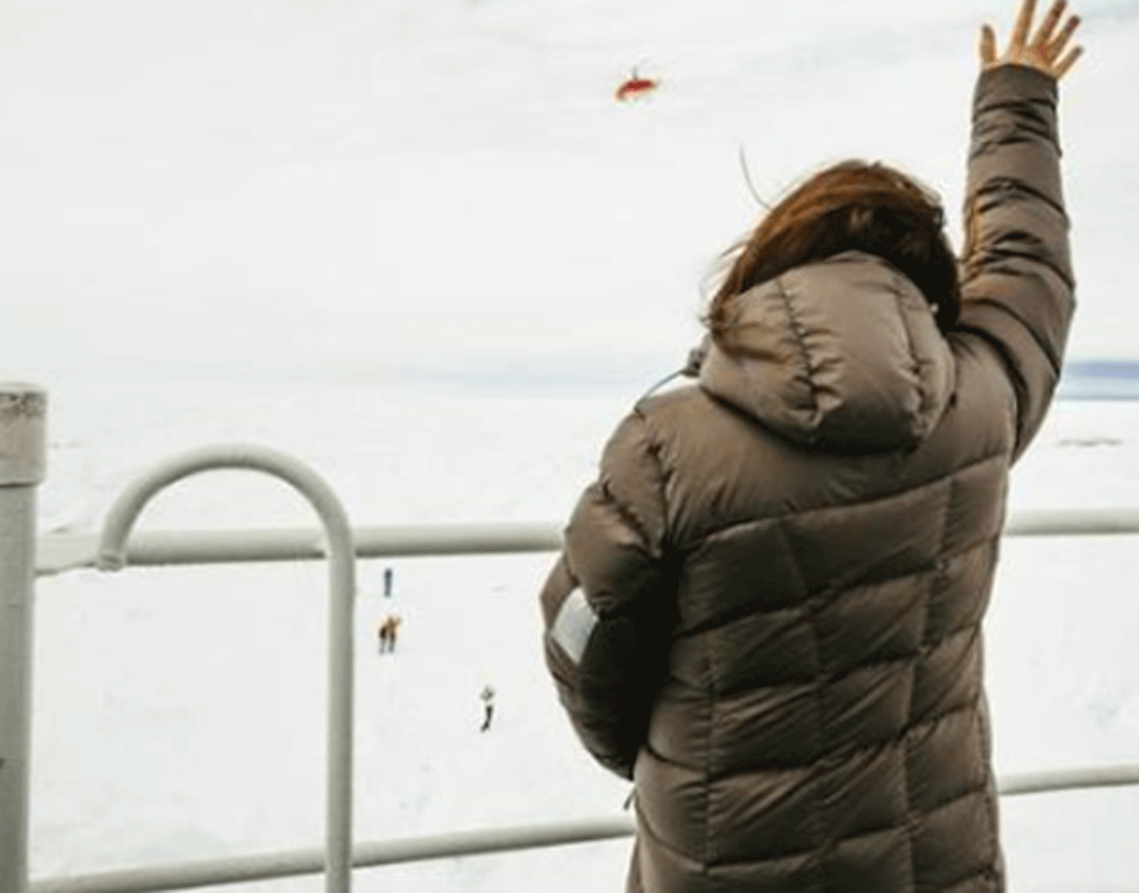 অ্যান্টর্কটিকায় ভারতীয় আর্থ স্টেশনেই তাঁদের কাজ ছিল। হায়দরাবাদ ন্যাশনাল রিমোট সেন্সিং সেন্টার থেকে যেখানে মাত্র দুটো অরবিট নিরীক্ষণ করা যায়, সেখানে এখান থেকে ১৪টা অরবিট নিরীক্ষণ করা সম্ভব।