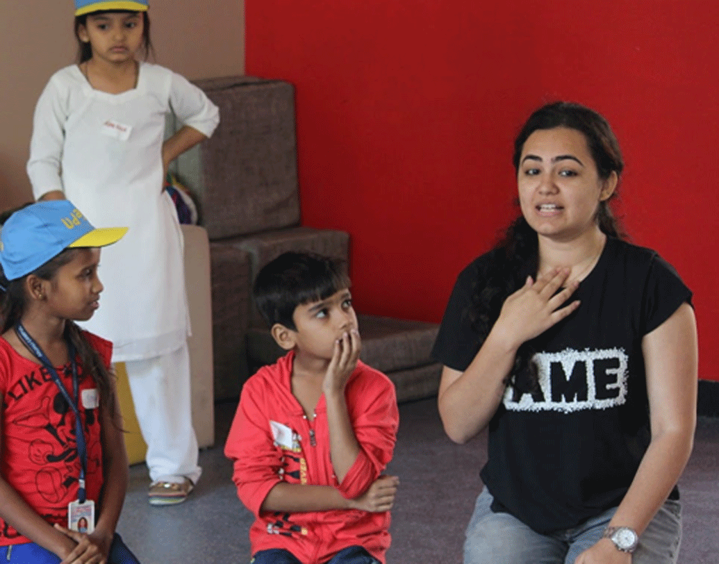 শিনীল ঠিক করে ফেলেন, চাকরি ছেড়ে পুরোপুরি ব্যবসায় মন দেবেন। হাতে তাঁর চার মাসের খরচ চালানোর মতো টাকা ছিল। কিন্তু বাবা-মা কিছুতেই তাঁর সিদ্ধান্ত মেনে নিতে পারেননি।