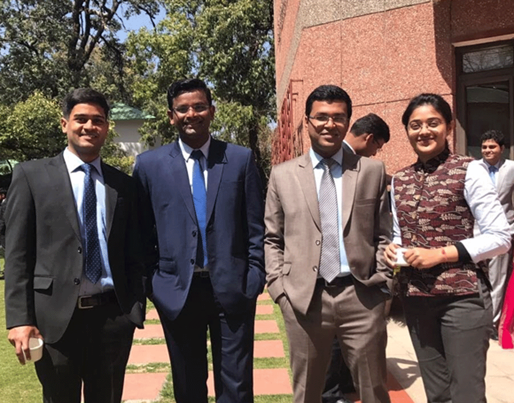 মানুষের জন্য মন দিয়ে কাজ করতে শুরু করলেন সুরভি। বর্তমানে বডোদরার সহকারী কালেক্টর সুরভি। প্রতিদিন তিনি এই কাজ থেকে অনেক কিছু শিখছেন। তাঁর ইচ্ছা কালেক্টর হয়েই গ্রামে ফেরা।