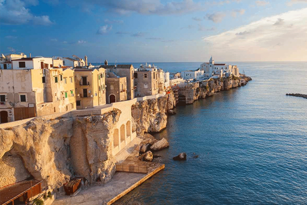 নিশ্চয় বুঝতে পারছেন না কী হয়েছে? বিষয়টা খুলে বলা যাক। ক্লডিয়া মরেটি ইতালির আদ্রিয়াটিক উপকূলে পেসারোতে থাকেন। একটা কল সেন্টারে কাজ করেন তিনি। একেবারেই মধ্যবিত্ত পরিবারের মেয়ে। সংসার চলে কোনও মতেই। (প্রতীকী ছবি)