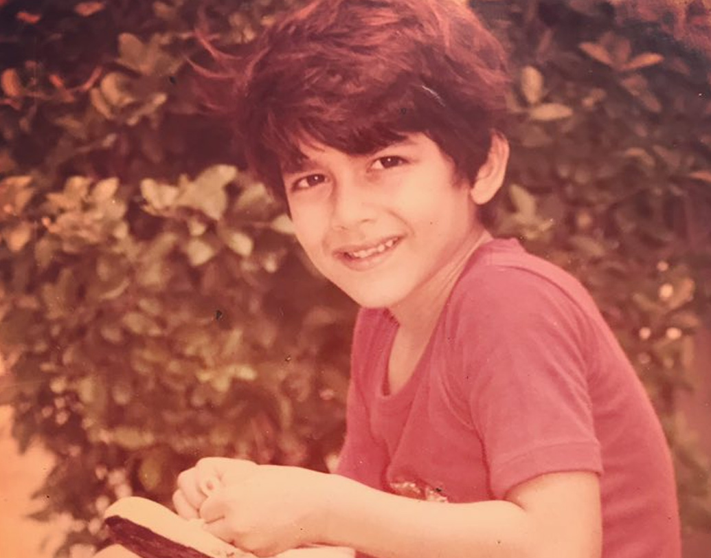 আফতাবের জন্ম ১৯৭৮-এর ২৫ জুন। তাঁর বাবা প্রেম শিবদাসানি সিন্ধি সম্প্রদায়ের। মা, পুতিল পার্সি পরিবারের মেয়ে। সেন্ট জেভিয়ার্স স্কুলের পরে এইচআর কলেজ থেকে বাণিজ্যে স্নাতক হন আফতাব। (ছবি : সোশ্যাল মিডিয়া)