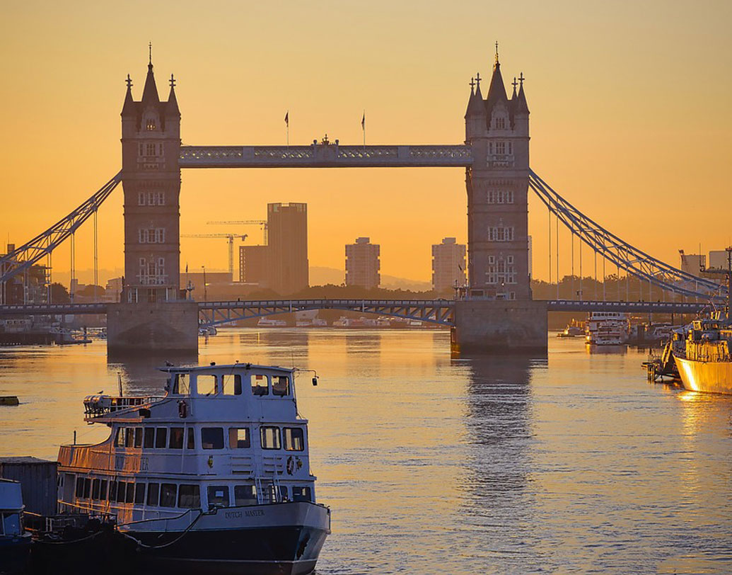 টেমসকে সে সময় ঈশ্বরের অবতার হিসাবে পুজো করা হত বলেই ওই ধর্মীয় স্থল গড়ে উঠেছিল বলে মনে করছেন ইতিহাসবিদরা। সেখান থেকে কয়েকশো ব্রোঞ্জের নিদর্শন উদ্ধার করেছেন প্রত্নতাত্ত্বিকেরা। টেমসে অর্পণ করার জন্য নিদর্শনগুলি মন্দির চত্বরের মাটির নীচে রেখে দিয়েছিলেন প্রাগৈতিহাসিক যুগের মানুষেরা।