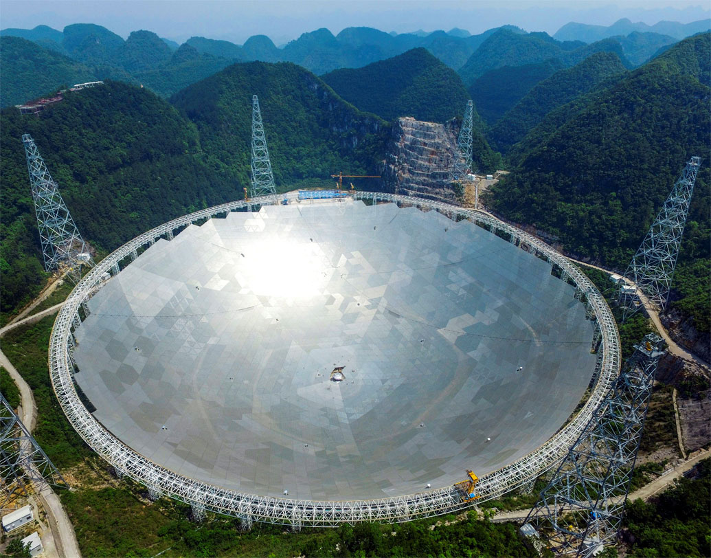 প্রত্নতাত্ত্বিকেরা জানিয়েছেন, টেমস উপত্যকার জলাভূমিতে ওই চত্বরটি ৬০ বর্গমিটার জায়গা জুড়ে ছিল। কেন্দ্রে ছিল ছ’মিটার ব্যাসার্ধের একটি গোলাকার বিল্ডিং। ওই বিল্ডিংয়ের উত্তর দিকে ছিল এর প্রবেশপথ। দক্ষিণ দিক থেকে টেমস নদী দেখা যেত।