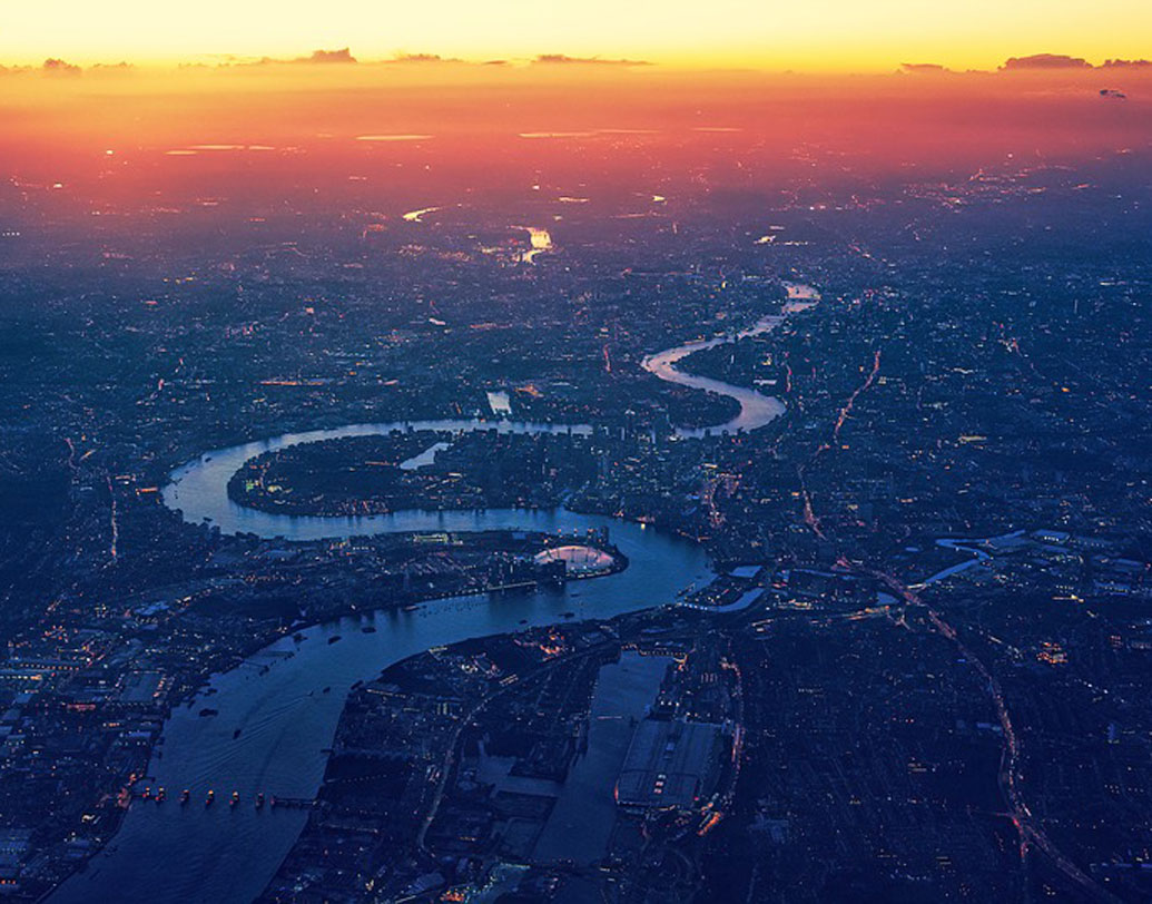 গত সাড়ে পাঁচ হাজার বছর ধরেই টেমস নদীতে নানা জিনিস অর্পণ করা হচ্ছে। তবে টেমস দেব-দেবী হিসাবে পূজিত হত কি না, তা বলার জন্য এই প্রমাণ যথেষ্ট নয় বলেই মনে করছেন প্রত্নতত্ত্ববিদরা। তাঁরা আরও জোরাল প্রমাণ খুঁজছেন। তবে রেইনহ্যাম চত্বরের অনুসন্ধান যে ব্রোঞ্জ যুগের অতি গুরুত্বপূর্ণ এক অংশ তাতে কোনও সন্দেহ নেই।