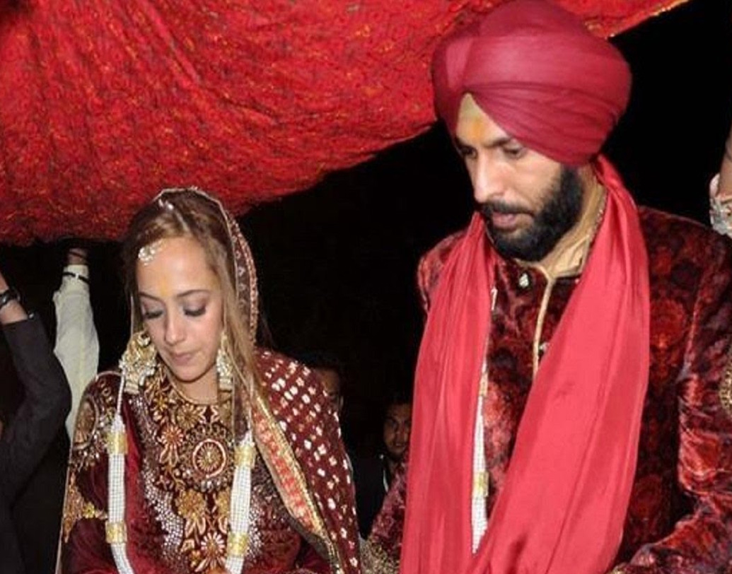 ২০১৫ সালের নভেম্বরে যুবরাজ-হ্যাজেলের এনগেজমেন্ট হয়। পরের বছর, ২০১৬ সালের ৩০ নভেম্বর বিয়ে হয় দু’জনের।  (ছবি: সোশ্যাল মিডিয়া)