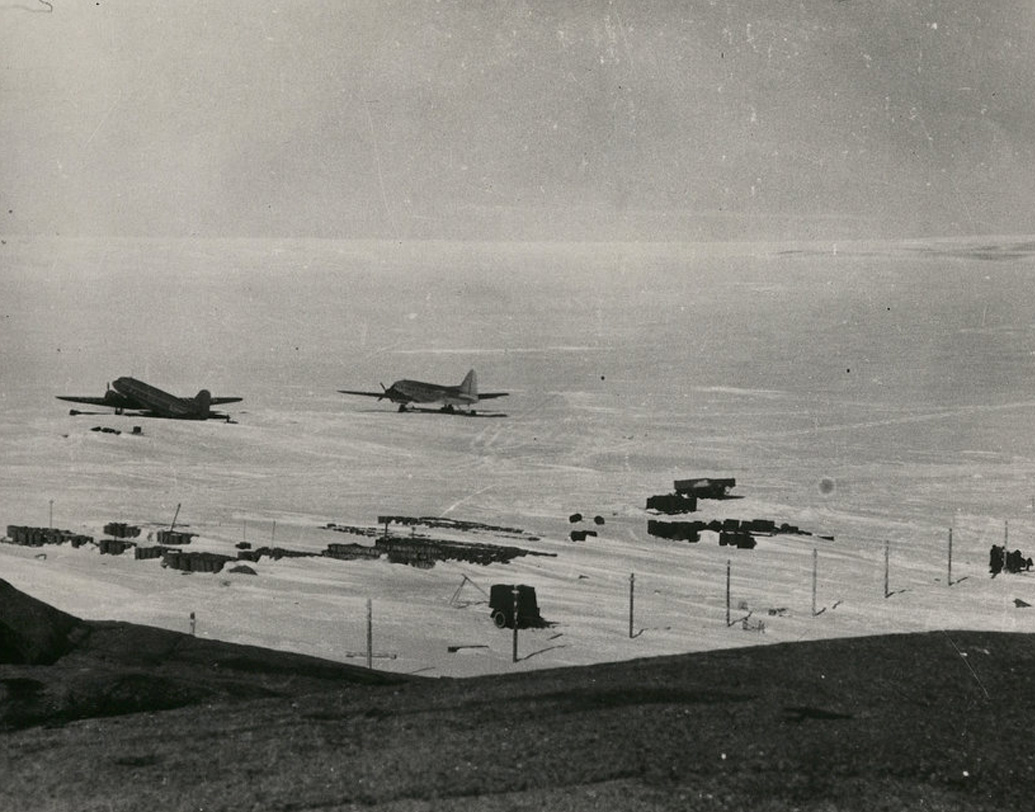 হিমশীতল মেরুপ্রদেশে নোভোলাজারেভস্কায়া স্টেশনে ১৯৬১-র এপ্রিল মাসে হঠাৎ অসুস্থ হয়ে পড়েন রোগোজোভ। প্রথমে দুর্বলতা, তার পরে বমি, হাল্কা জ্বর এবং তলপেটের ডানদিকে ব্যথা।