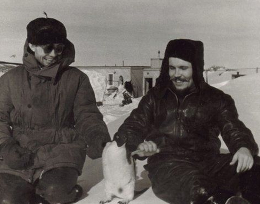 ক্ষতিগ্রস্ত অঙ্গ বাদ দেওয়ার পরে আবার নিপুণ হাতে অস্ত্রোপচারের জায়গা সেলাই করে ফেলেন রোগোজোভ। প্রক্রিয়া সম্পূর্ণ হতে সময় লাগে প্রায় দু’ ঘণ্টা। এর সাতদিন পরে সেলাই কাটা হয়। দু’ সপ্তাহ পরে পুরনো কাজের ছন্দে ফেরেন চিকিৎসক রোগোজোভ।