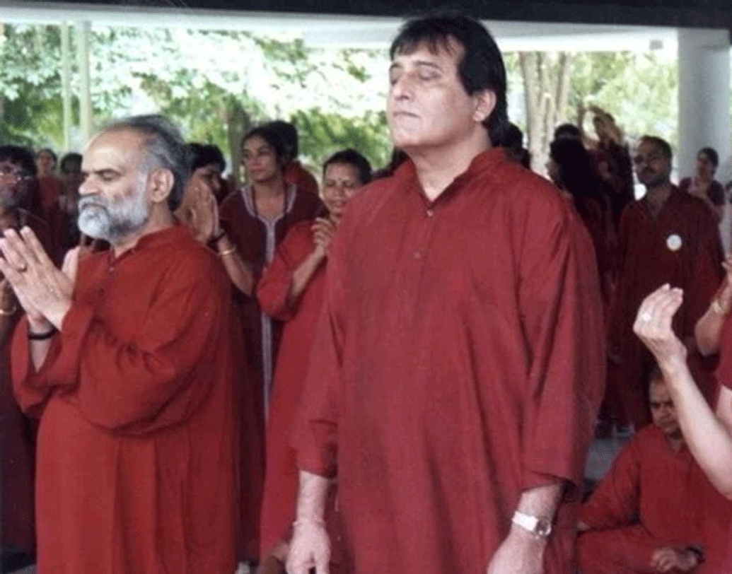 আচমকাই তিনি ওশোর শিষ্যত্ব গ্রহণ করেন। তিনি ওশোর চিন্তাধারায় তিনি এতটাই প্রভাবিত হয়েছিলেন যে, বলি ইন্ডাস্ট্রি থেকেও নিজেকে পুরোপুরি সরিয়ে নেন।