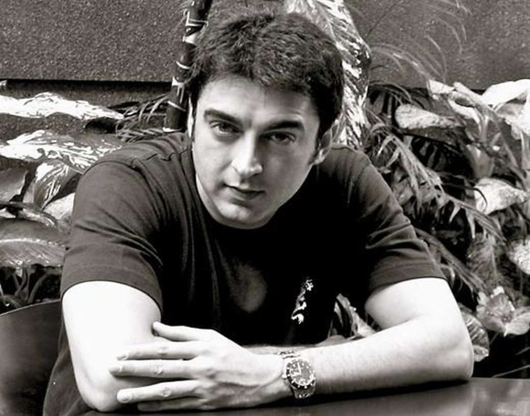 ছবির পাশাপাশি যুগল কাজ করেন বেশ কিছু বিজ্ঞাপনেও। সংবাদপত্র এবং টেলিভিশনের বিজ্ঞাপনে তিনি ছিলেন পরিচিত মুখ।  (ছবি: সোশ্যাল মিডিয়া)