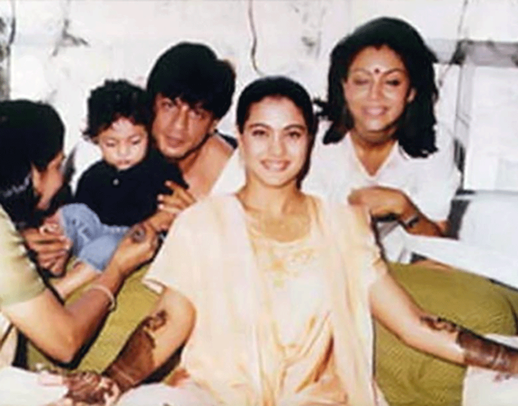 কাজল যখন অজয় দেবগণকে বিয়ে করেন, সে সময় কেরিয়ারের একেবারে শীর্ষে ছিলেন তিনি। একটার পর একটা হিট ছবি হচ্ছে। অজয় তখন কাজলের মতো এতটা নাম করতে পারেননি।