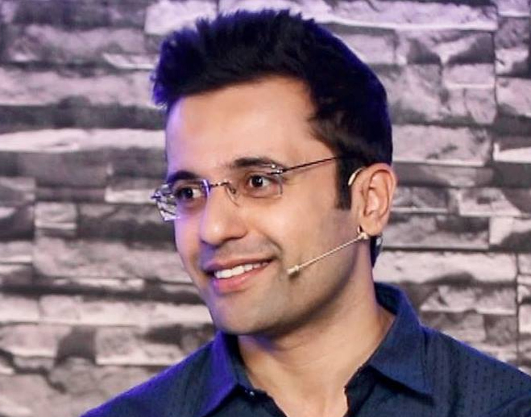 সন্দীপ মহেশ্বরীর নিজের জীবনের সিংহভাগ জুড়ে আছে স্ট্রাগল। হয়তো নিজেকে আয়নায় দেখতে পান বলেই তাঁর কথা ম্যাজিকের মতো কাজ করে। জীবনের ওঠাপড়াকে খুব কাছ থেকে দেখেছেন সন্দীপ।