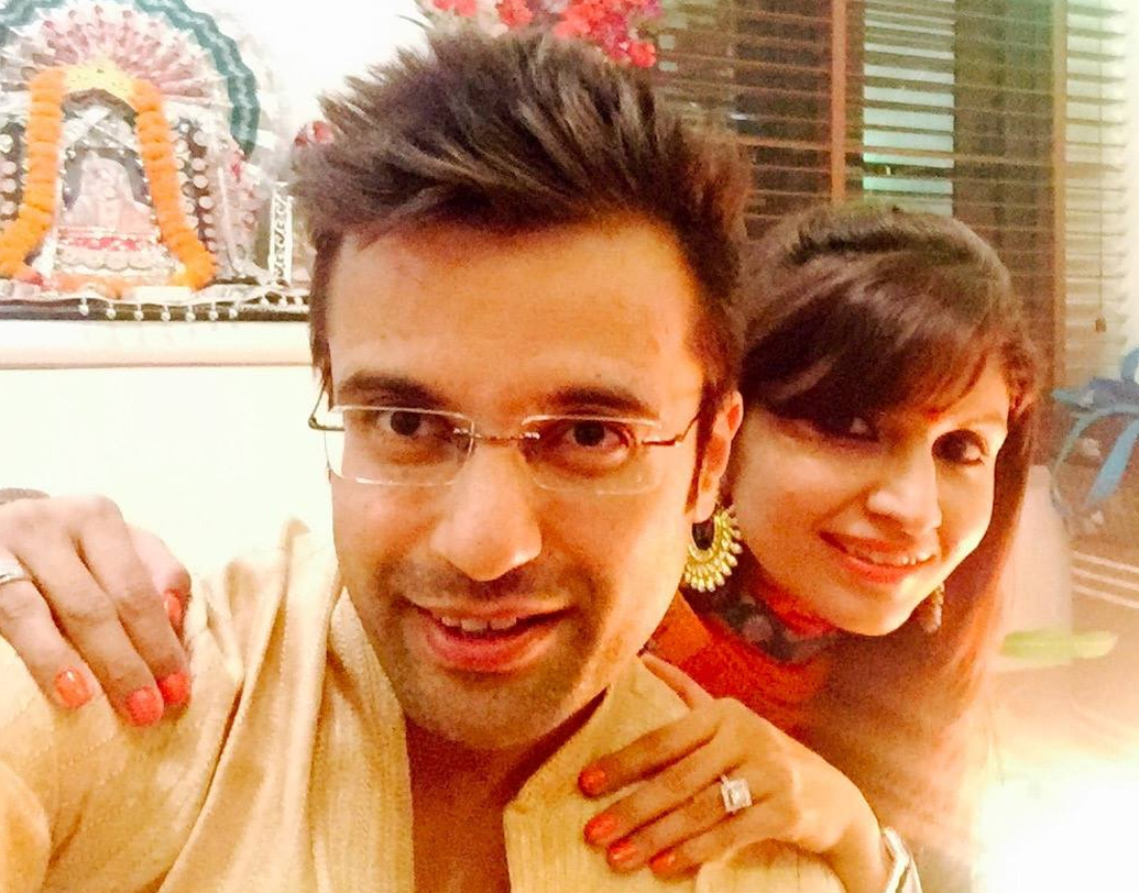 সেই ধারণা পাল্টে যায় মার্কেটিং-এর চাকরি করতে গিয়ে। একটি সেমিনারে গিয়ে শোনেন, একুশ বছরের এক যুবক মাসে আড়াই লক্ষ টাকা বেতন পান। সন্দীপের প্রত্যয় হয়, একজন পারলে তিনিও পারবেন। ক্রমশ জীবনের প্রতি দৃষ্টিভঙ্গি পাল্টাতে থাকে।