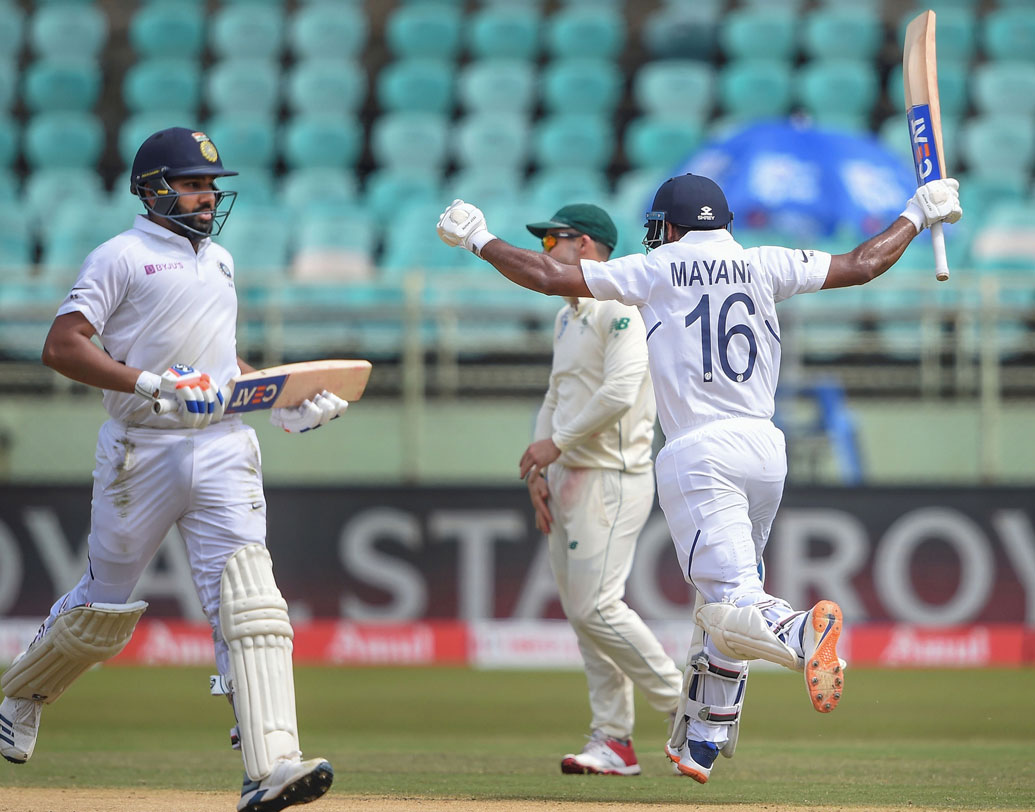 দক্ষিণ আফ্রিকার সঙ্গে ভারতের টেস্ট সিরিজে এটা আবার প্রথম উইকেটে সর্বাধিক রান। ১৯৯৬ সালে ইডেনে গ্যারি কার্স্টেন ও অ্যান্ড্রু হাডসন ২৩৬ রান যোগ করেছিলেন ওপেনিংয়ে।