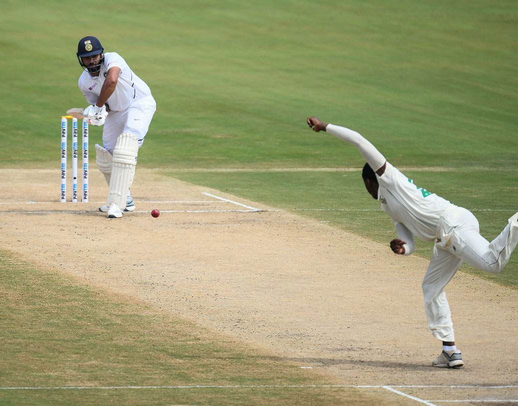 ভিনু মাঁকড় ও পঙ্কজ রায় চেন্নাইতে নিউজিল্যান্ডের বিরুদ্ধে ৪১৩ রান করেছিলেন ওপেনিংয়ে। লাহৌরে পাকিস্তানের বিরুদ্ধে রাহুল দ্রাবিড় ও বীরেন্দ্র সহবাগ ৪১০ রান করেছিলেন ওপেনিংয়ে। এই তালিকায় তিন নম্বরে থাকলেন ময়াঙ্ক-রোহিত জুটি।