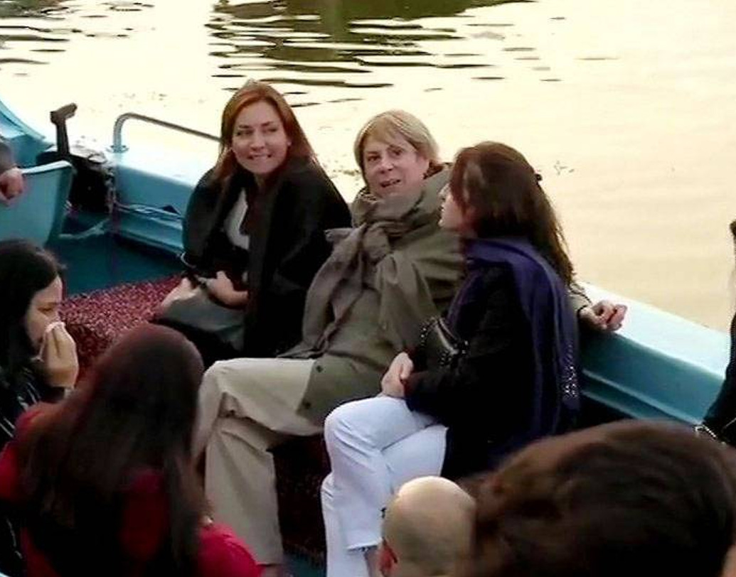 নিজেকে নটিংহ্যামের ‘বাণিজ্যদূত’ এবং ইস্ট মিডল্যান্ডস-এর বিজনেস চ্যাম্পিয়ন বলে পরিচয় দেন। ইউরোপীয়ান ইকনমিক অ্যান্ড সোশ্যাল কমিটি বা ইইএসসি-র ওয়েবসাইটে তাঁর এই পরিচয়ই বলা হয়েছে।(ছবি: সোশ্যাল মিডিয়া)